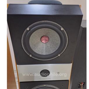 Focal'in 25. yıl için ürettiği özel 937 be 