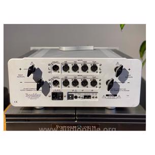 Boulder 865 amplifier